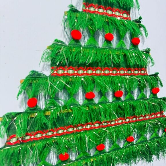 Vintage Macrame Christmas Tree Wall Hanging 40" X 28" Woven Pom Poms Tinsel Boho - Picture 2 of 5
